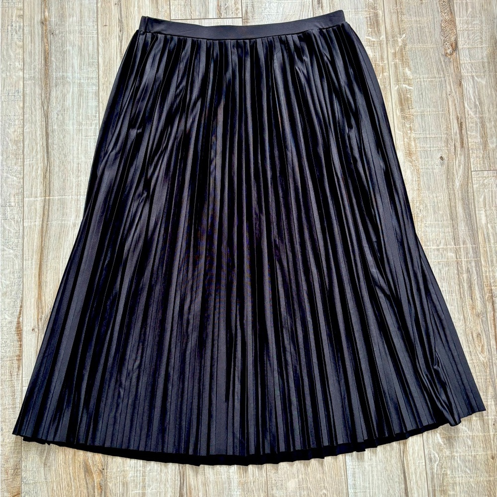 Maxi black pleated skirt M